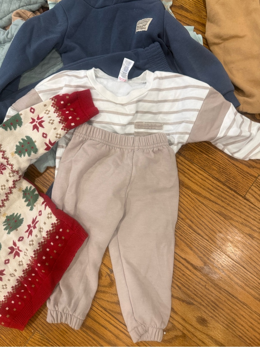 Carters - Picture 3 of 16